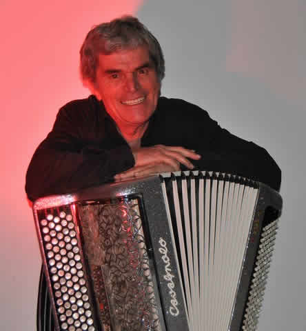 Guy NAVARRO Accordeoniste