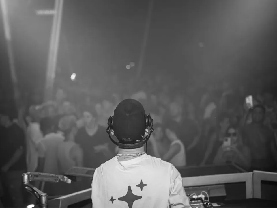 VIBES AND SOUND