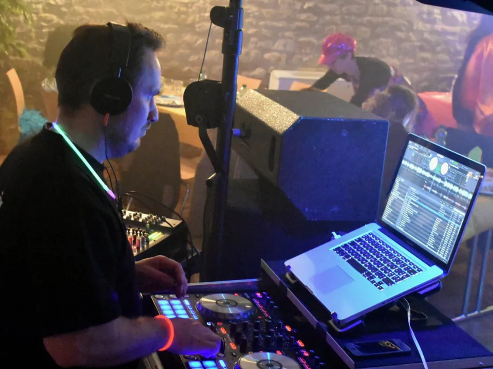 Vin'sParty DJ Animations