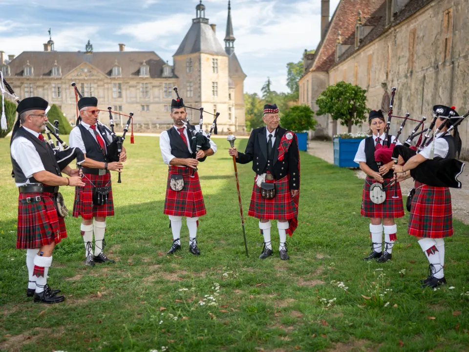 Burgundy Pipers