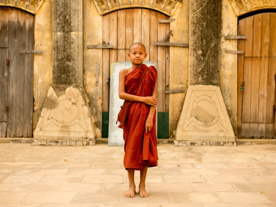 CONTRASTE HARDY & GOYER