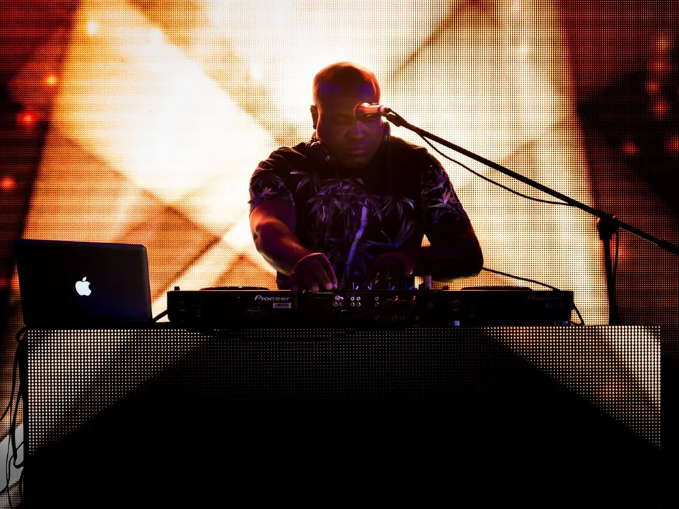 DEEJAY PACHA ANIMATION 13