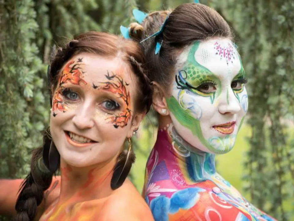 MASCARADES & FANTAISIES