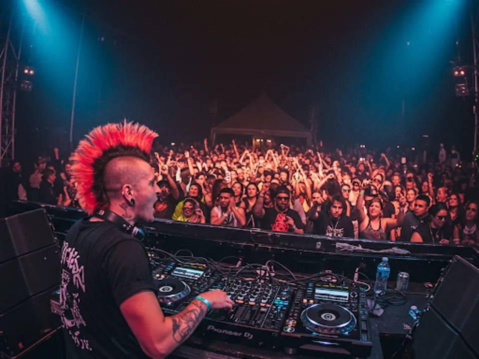 DJ A.I.D.E.S