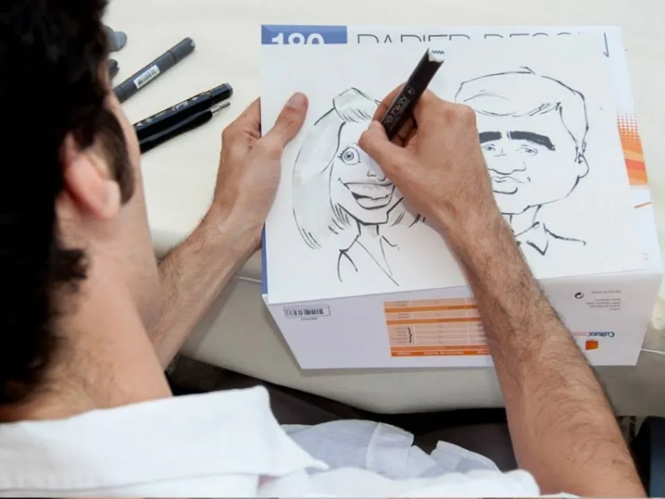 100% CARICATURE