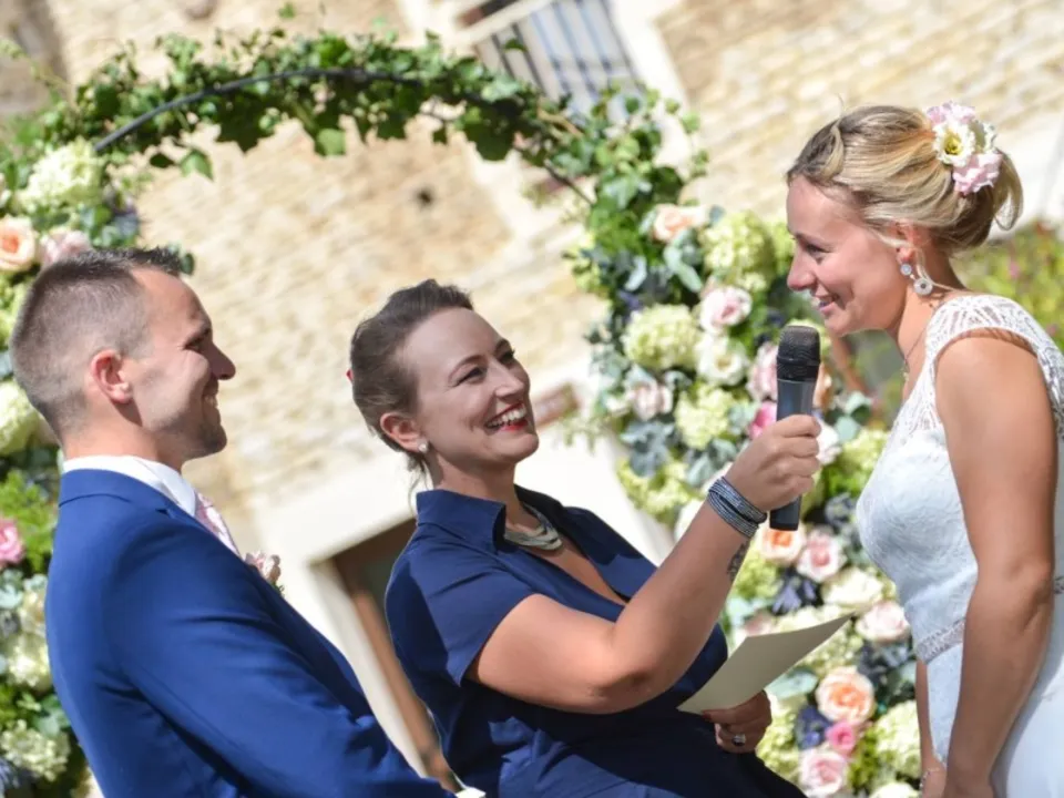 AMÉLIE RIDEL - OFFICIANTE DE CÉRÉMONIE