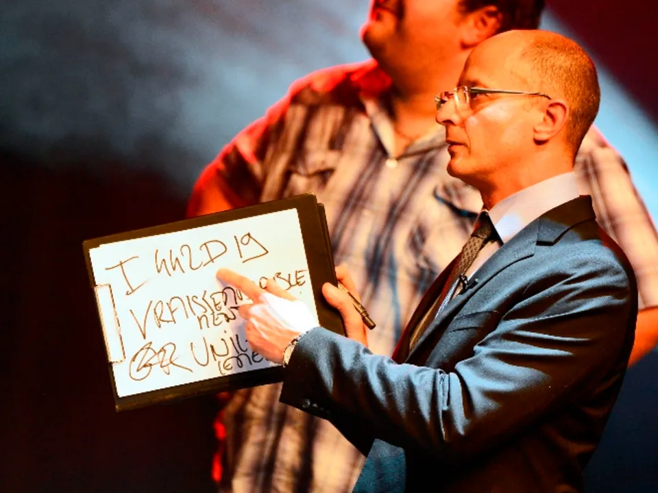 XAVIER NICOLAS - MAGICIEN MENTALISTE