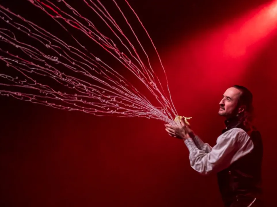 LORAN - MAGICIEN ILLUSIONNISTE