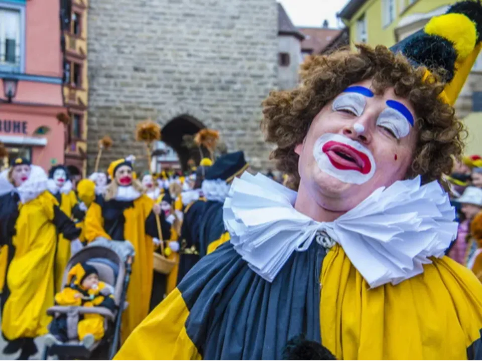 CIE LA FAMILLE VICENTI