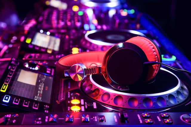 Electique Deejay