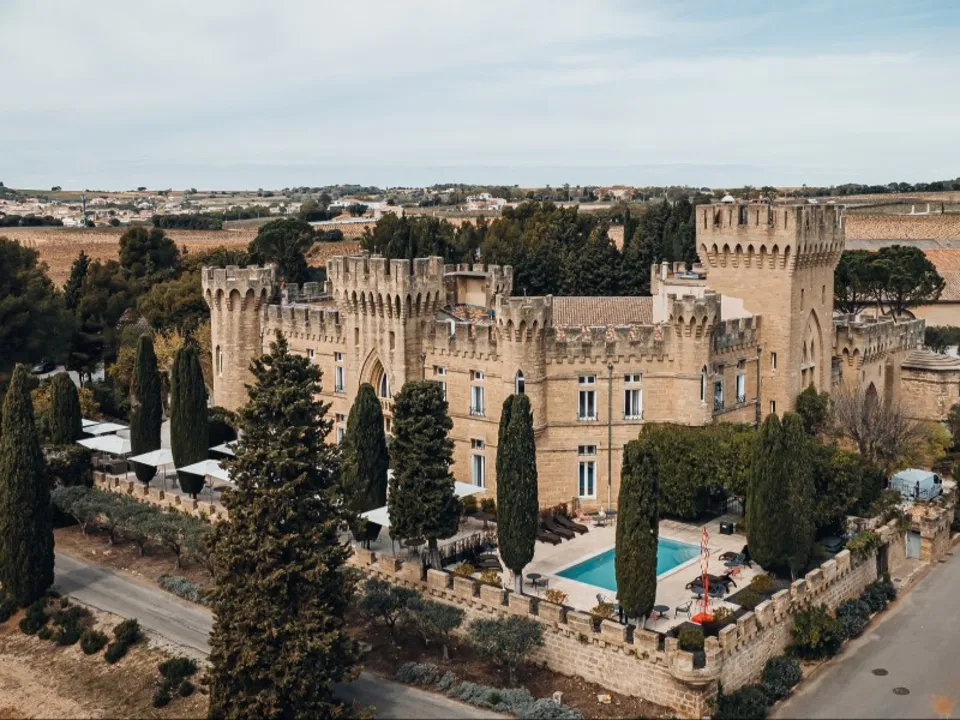 CHÂTEAU FINES ROCHES