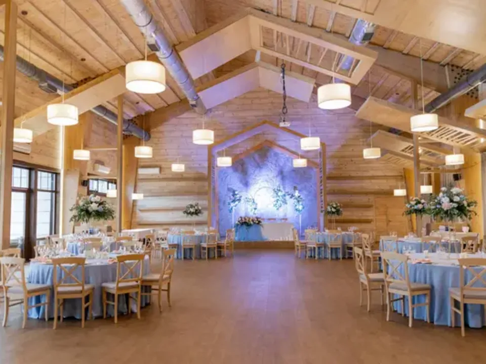 LES SALONS DU MANOIR