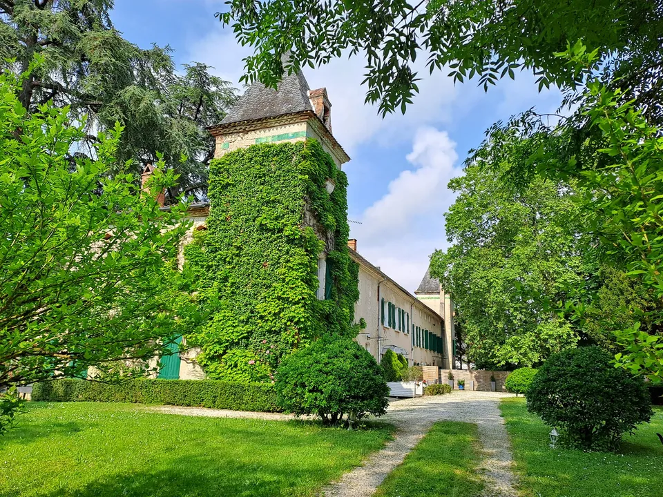 LE CHÂTEAU DU VERGNET