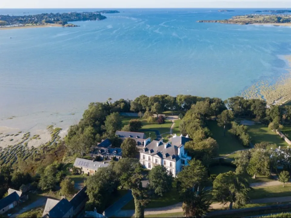 CHÂTEAU DE BEAUSSAIS