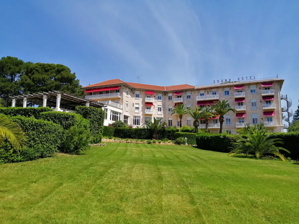GRAND HOTEL LES LECQUES