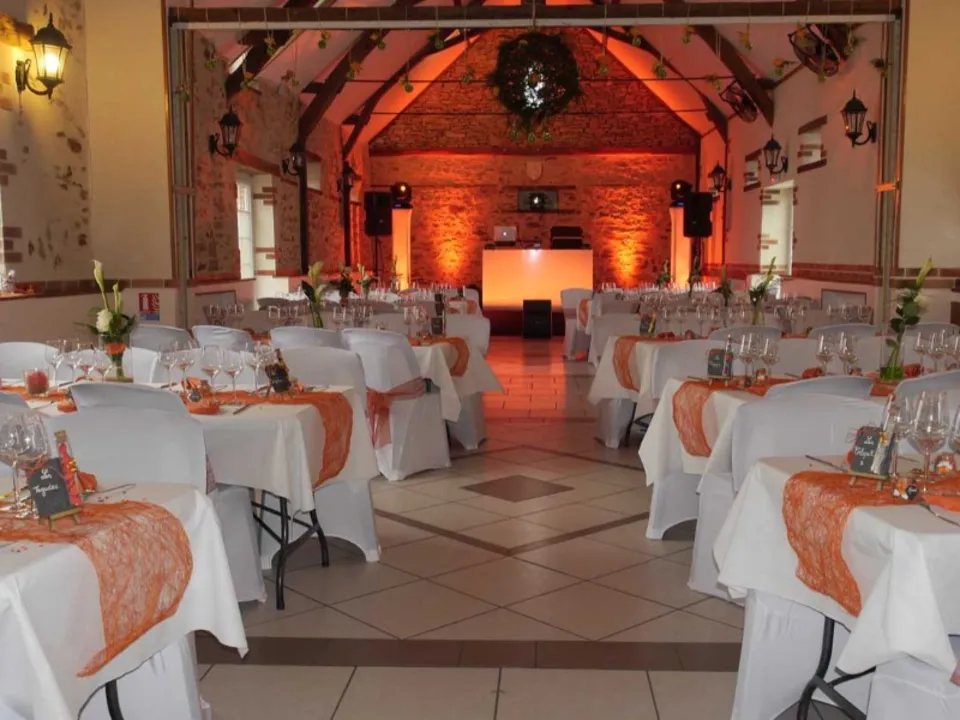 LES GRANGES DE LA FESTOYRIE