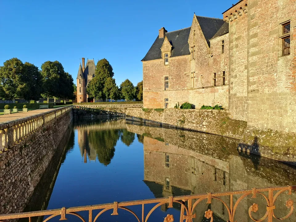 CHÂTEAU DE CARROUGES