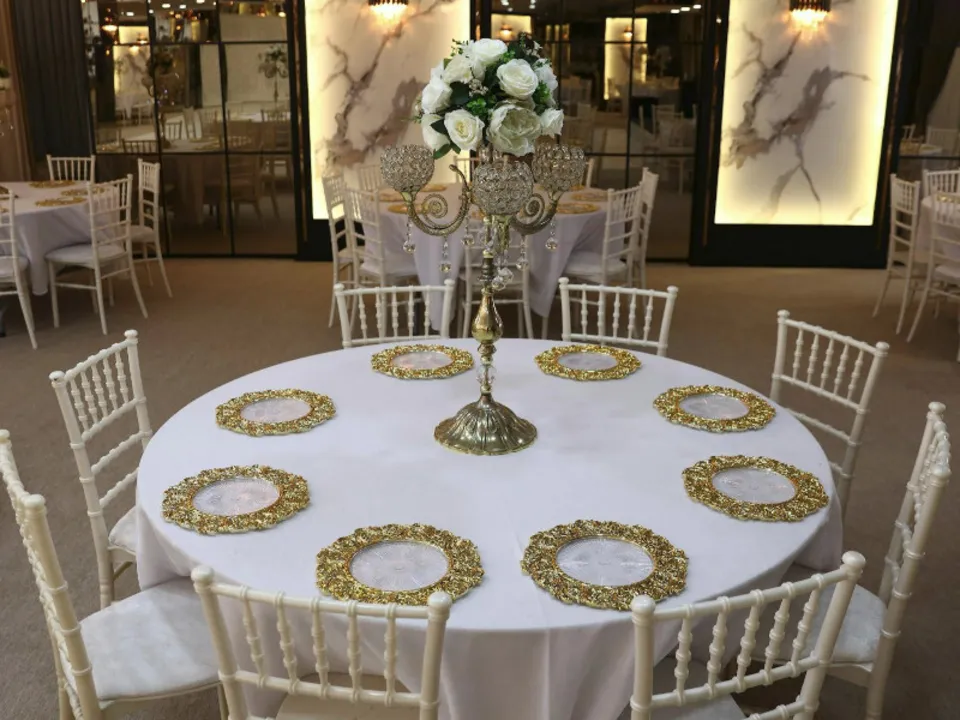 LES PETITS CHARPENEYS