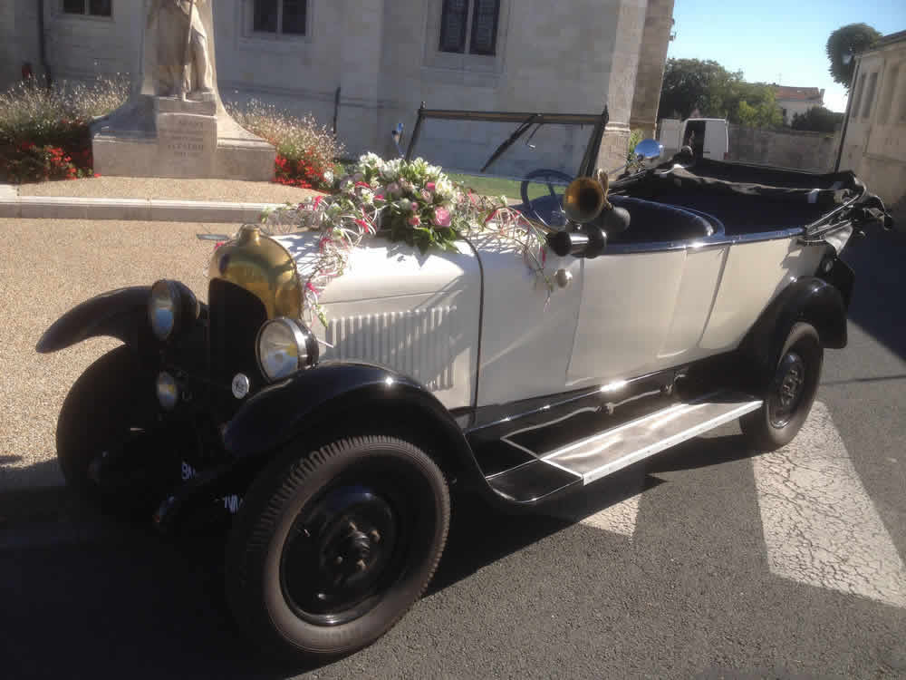 La Voiture des Mariés