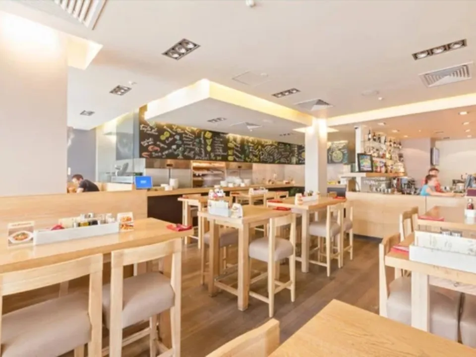 UP SIDE DOWN CAFÉ - JUAN LES PINS