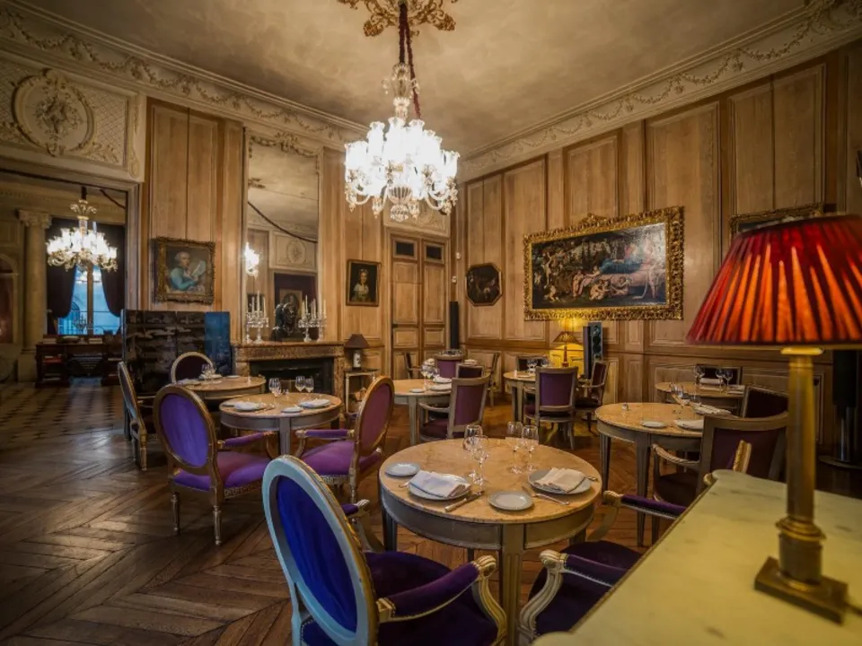 RESTAURANT 1728