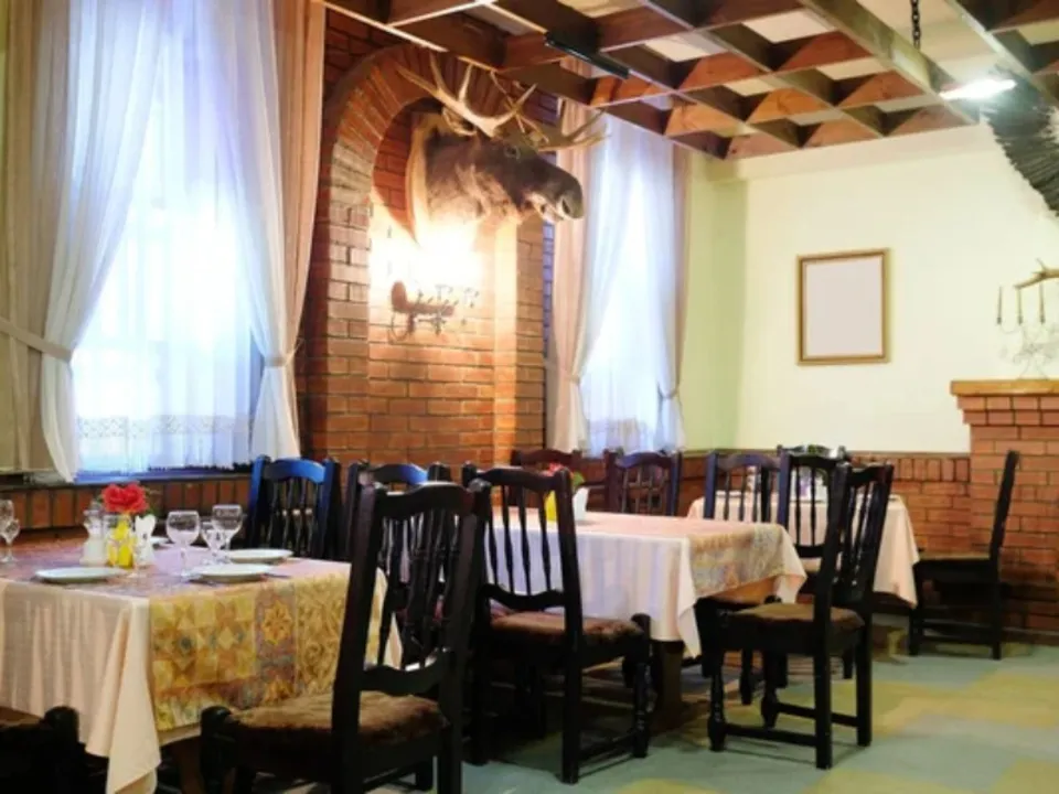 RESTAURANT CÔTÉ COURT CÔTÉ JARDIN