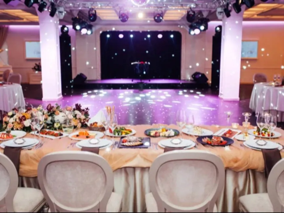 RESTAURANT EXTRA MUROS