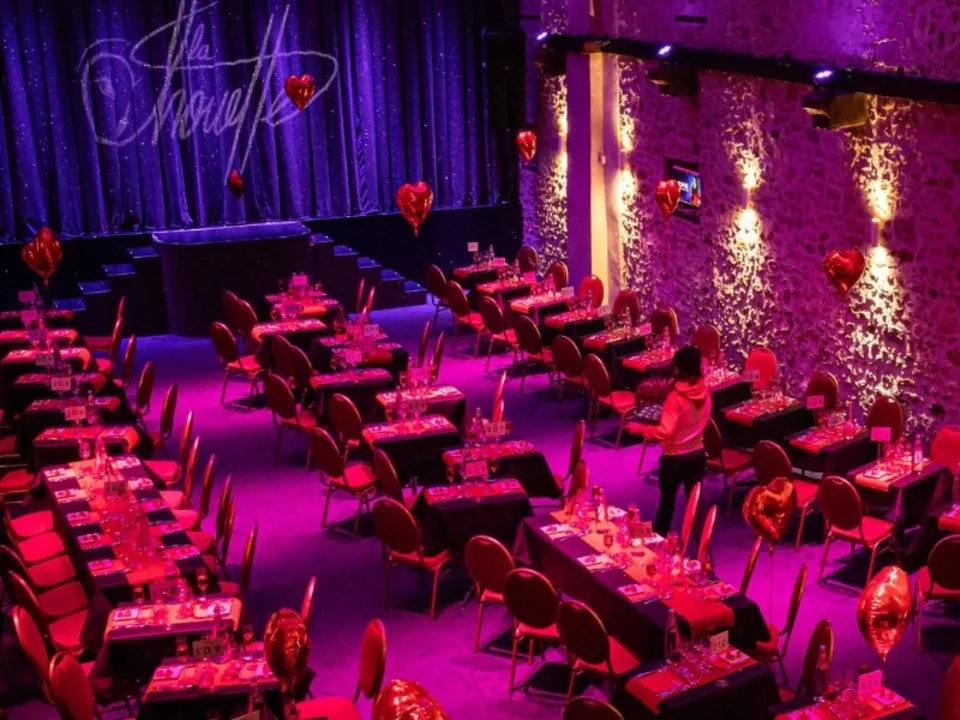 LE CABARET DU BOUT DES PRÈS