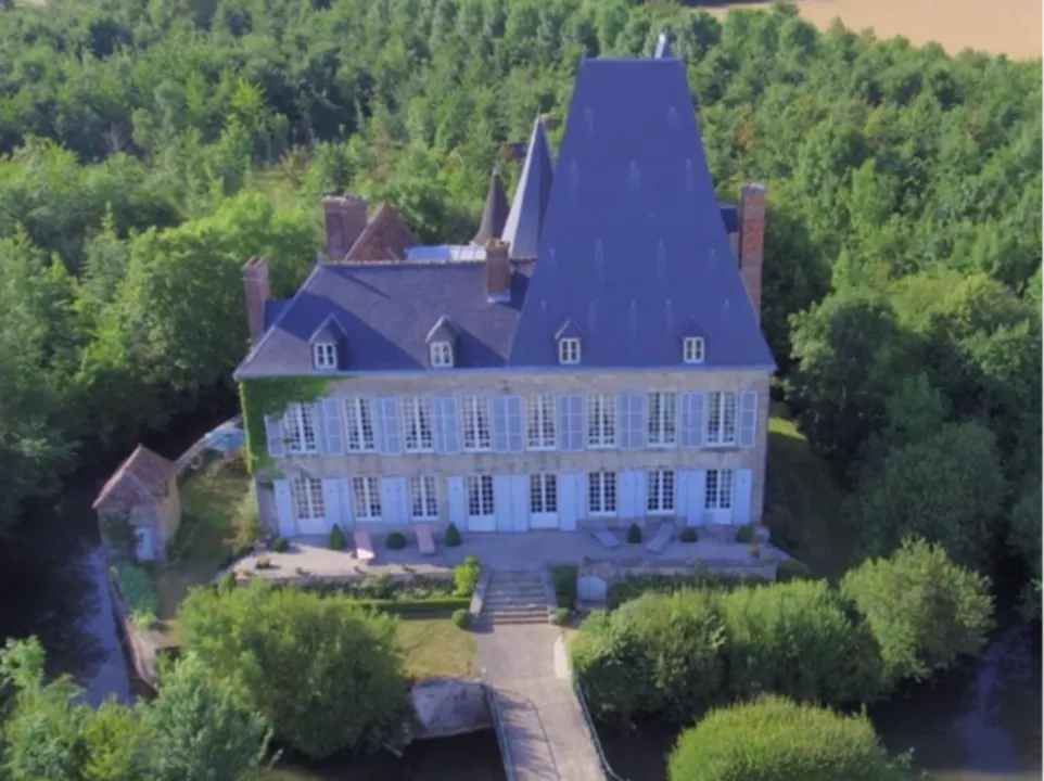 LE CHÂTEAU DE VILLIERS