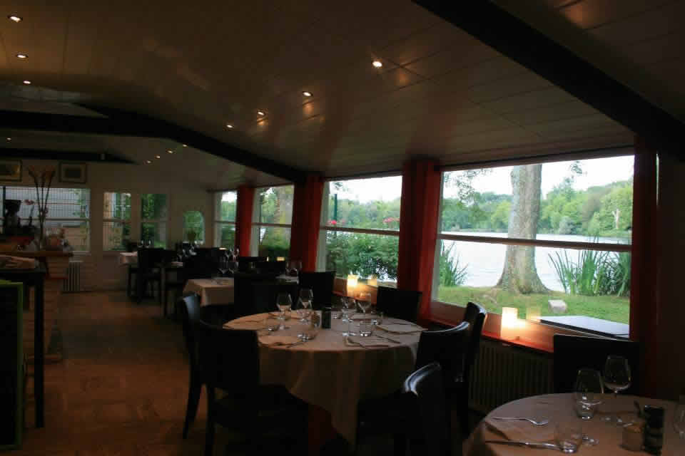 Restaurant La braise sur l'île du Saussay