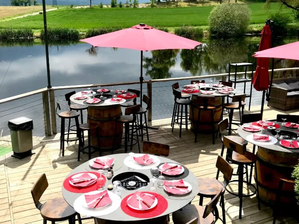 LA TERRASSE DE L'ETANG