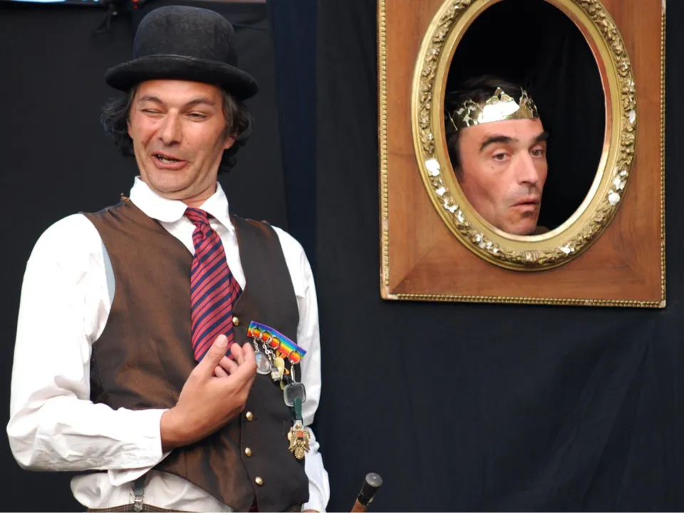 COMPAGNIE L'ARRÊT PUBLIC