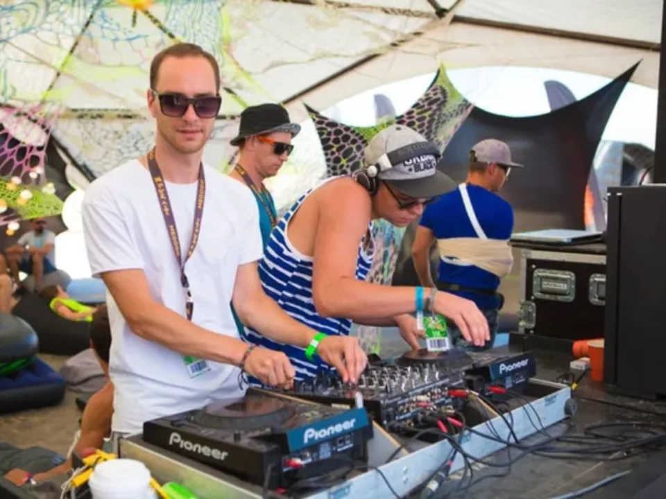 DOUBLE JE ANIMATIONS