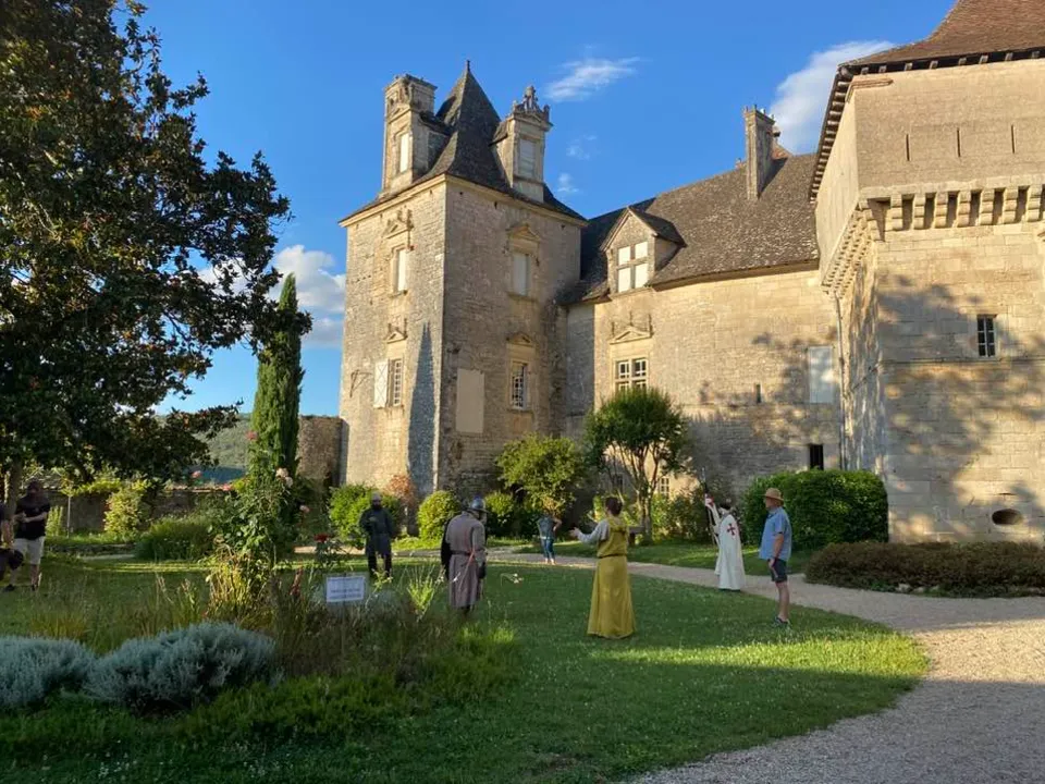 CHÂTEAU DE CENEVIÈRES