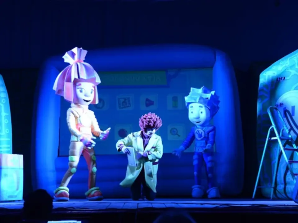 MARIONNETTES EN FOLIES