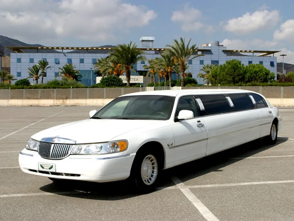 LIMOUSINE CC