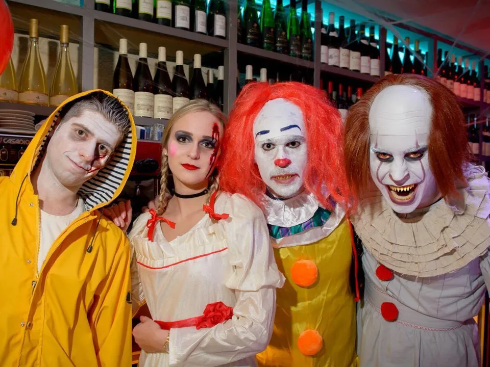 CROQ' FRIMOUSSE ET MAQUILLAGE - CFM COMMUNICATION