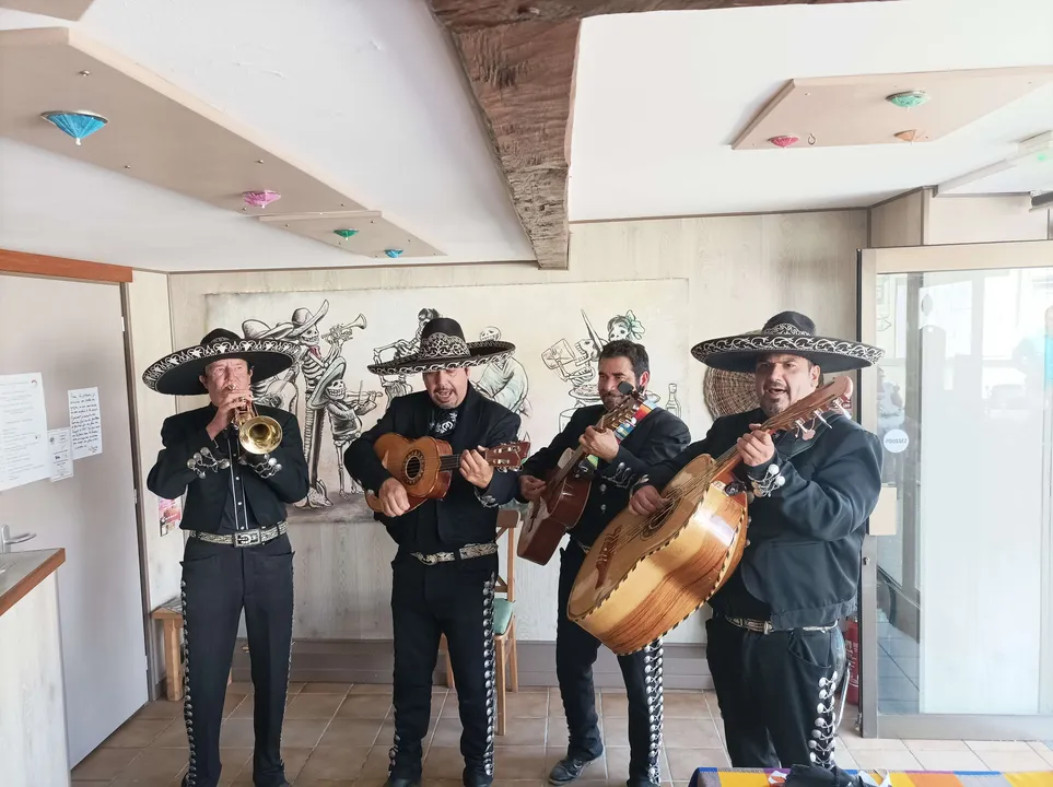 MARIACHI FIESTA