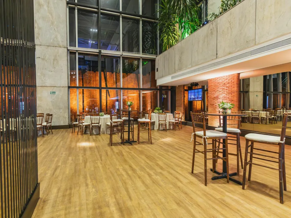 LA BERGERIE MACMILLAN