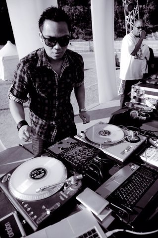 DJ MAESTRO