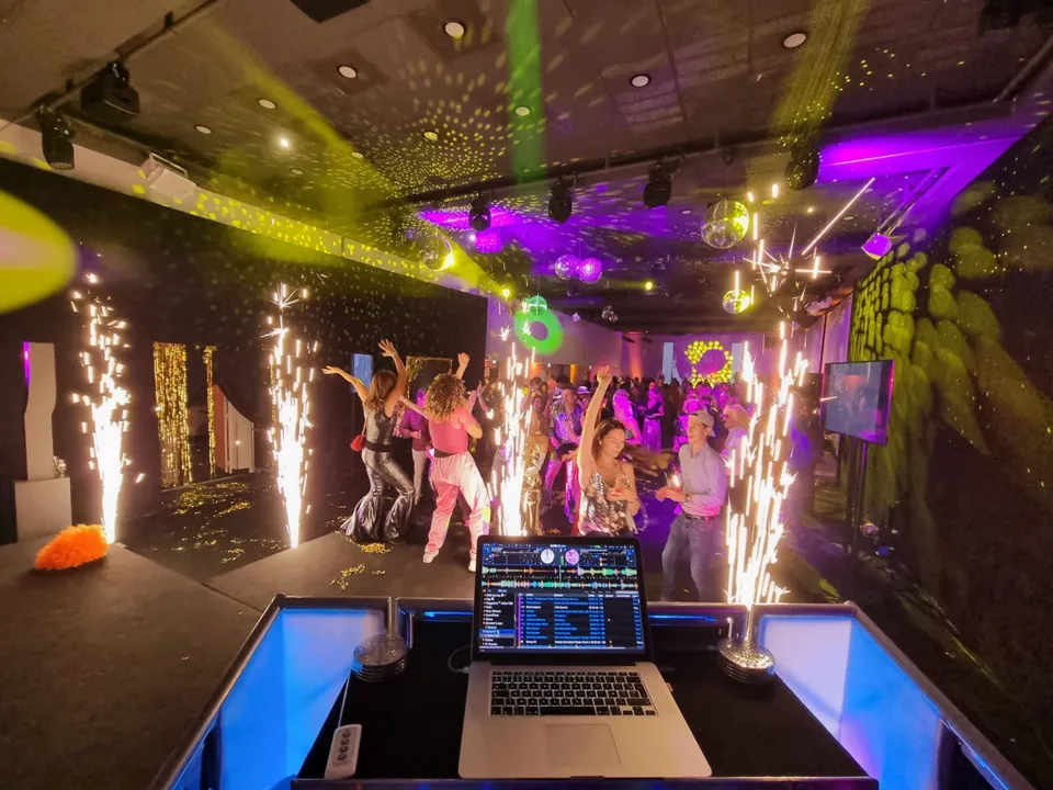 SOIREE SERVICE - DJ