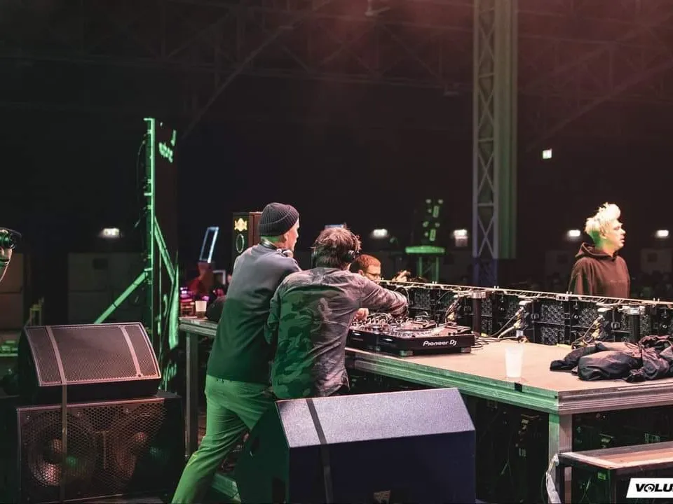 SOUND LIGHT SYSTEM