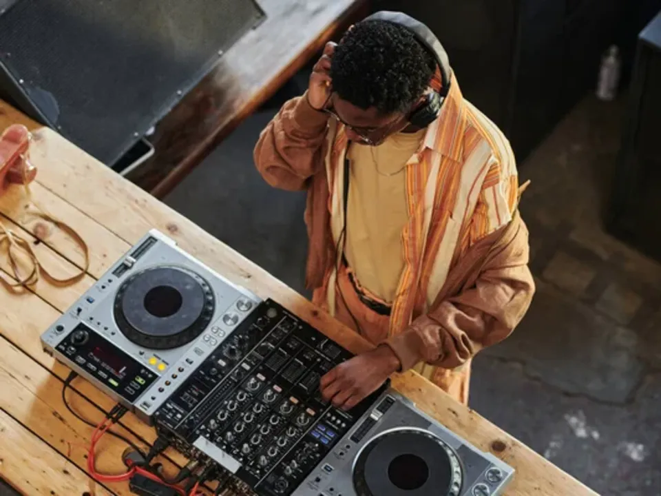 DJ RAY