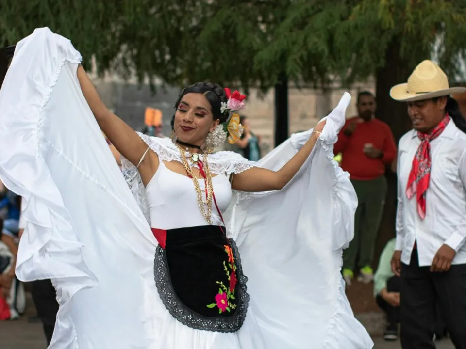 SPECTACLE BRAZIL - LATINO