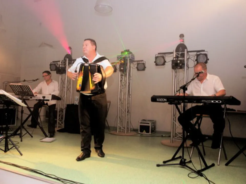 ORCHESTRE NUIT MAGIQUE