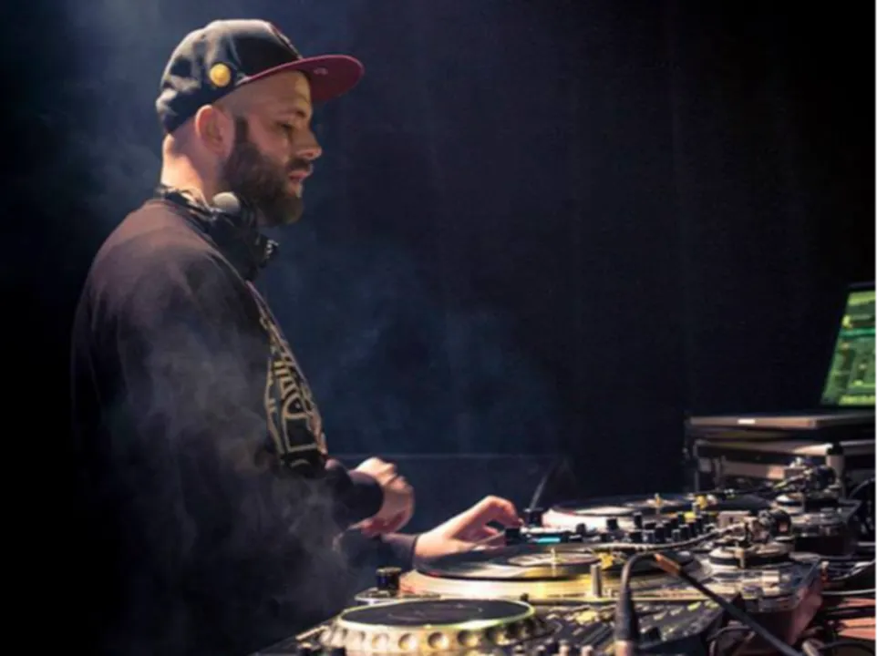 MONSIEUR YANNICK AGOBIAN