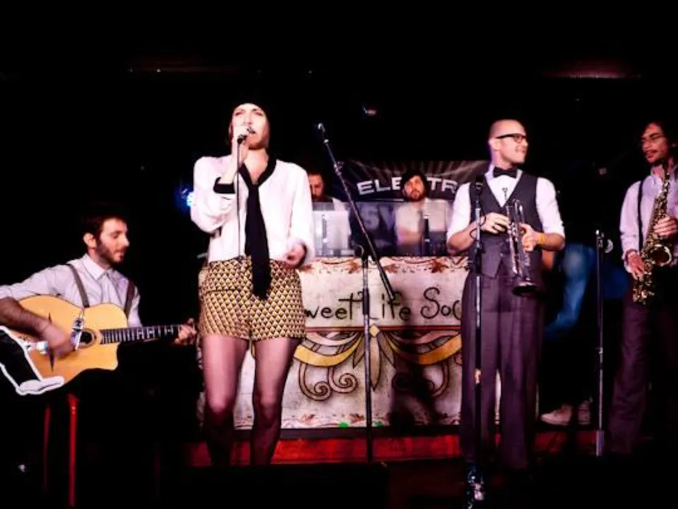 SWING CLUB