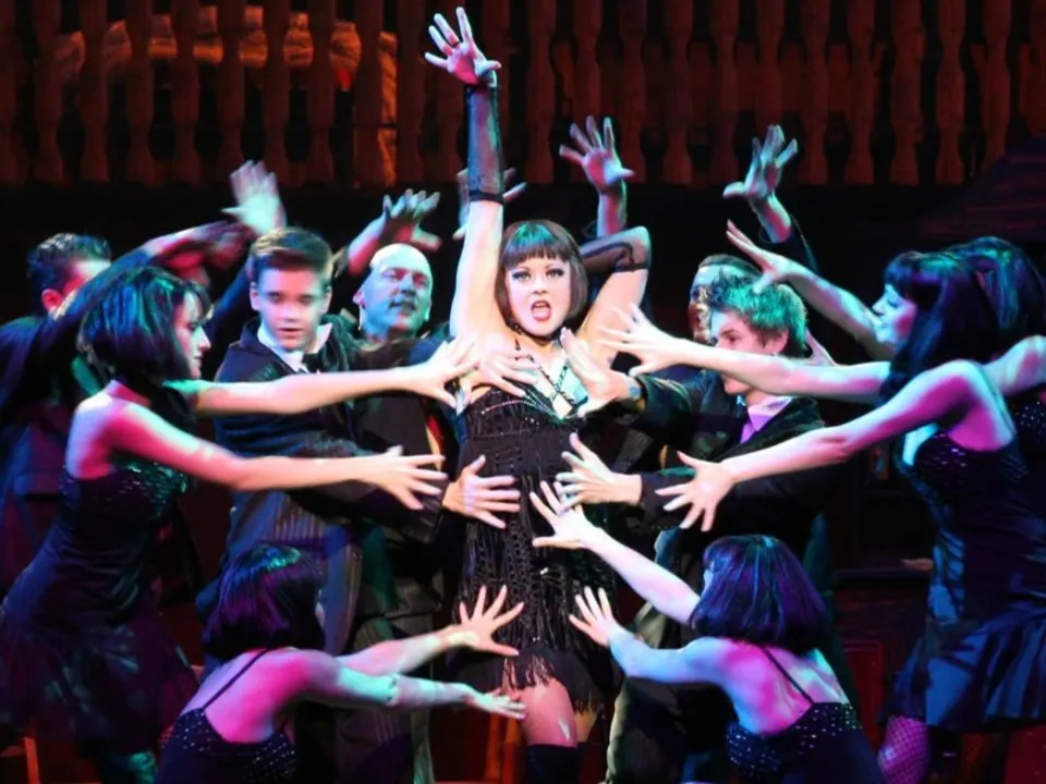 Y SHOW PRODUCTION
