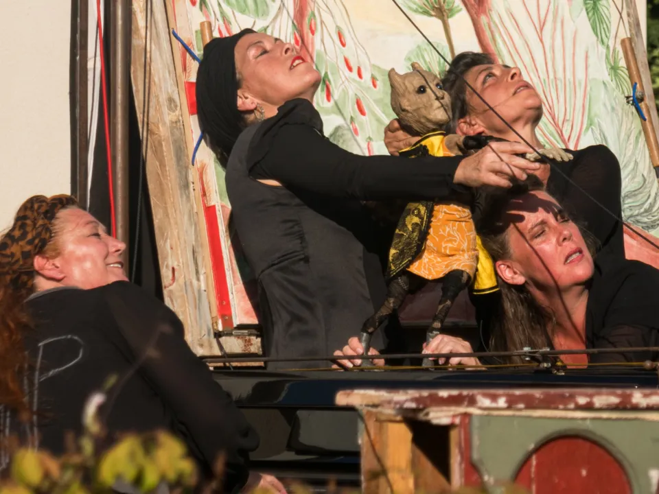 LE BAL DES FOUS THÉÂTRE