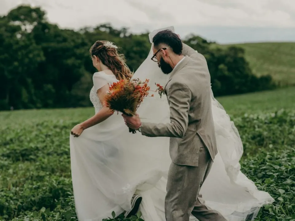 ACTION COMMUNICATION